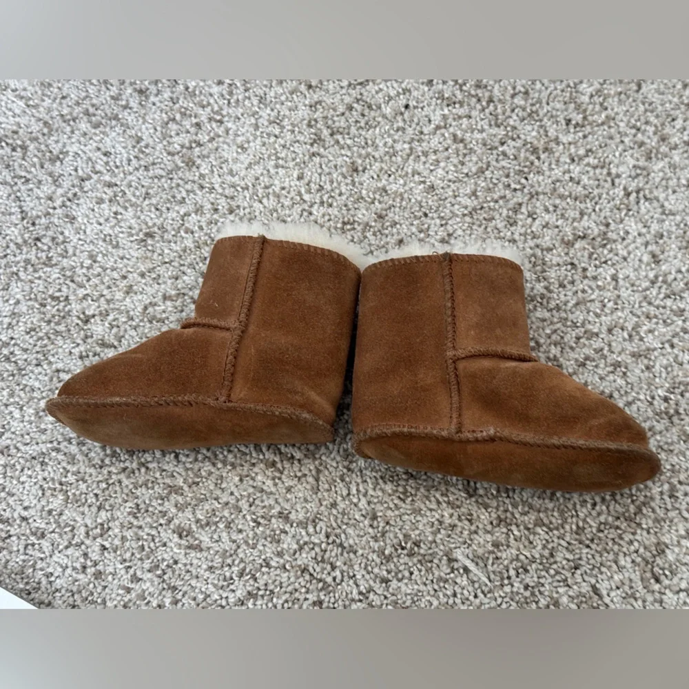 UGG Australia Brown unisex Baby Erin Booties